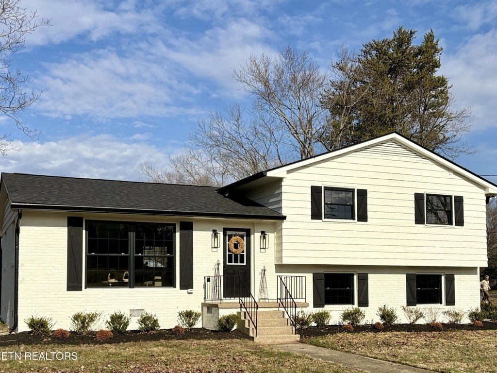 7415 Nw Bennington Drive, Knoxville