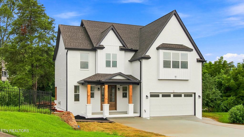 8004 Burgess Falls Lane, Knoxville