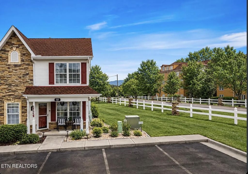 527 Orchard Valley Way, Sevierville