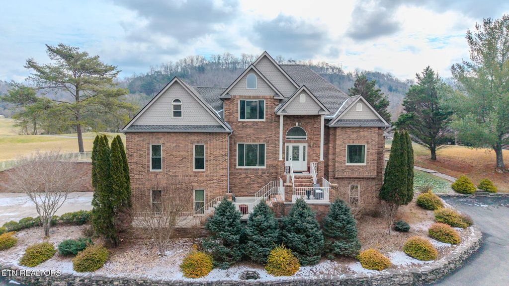 205 Links Court, Tazewell