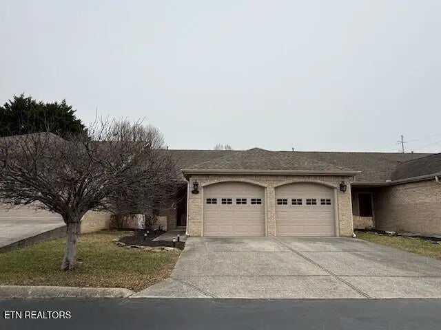 221 Commander Way, Knoxville