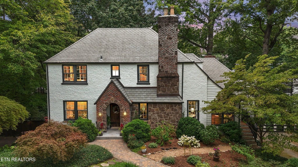 706 Forest Hills Blvd, Knoxville