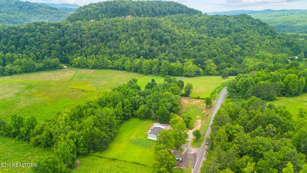 3329 Stinking Creek Rd, Pioneer