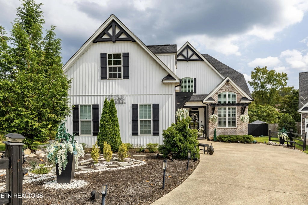 1340 Hillside Lane, Lenoir City