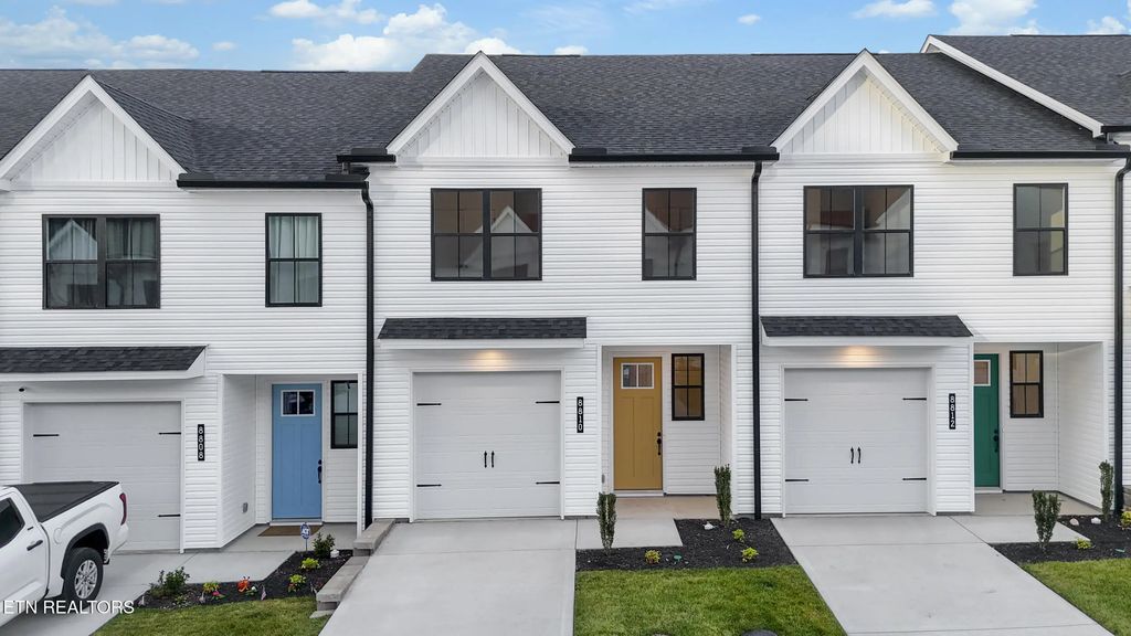 8810 Chapman Trace Way, Knoxville