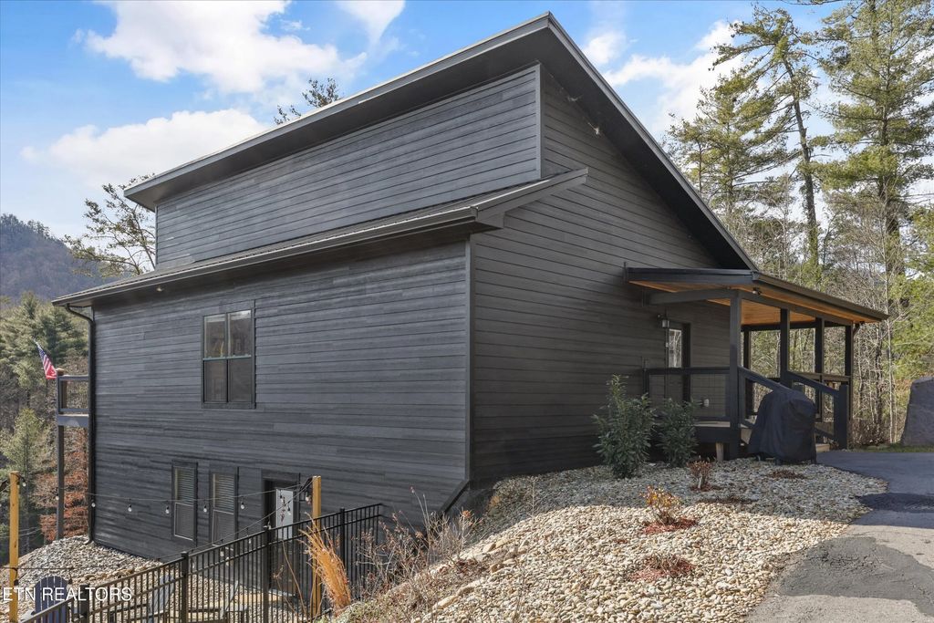 2630 Waldens Creek Rd, Sevierville