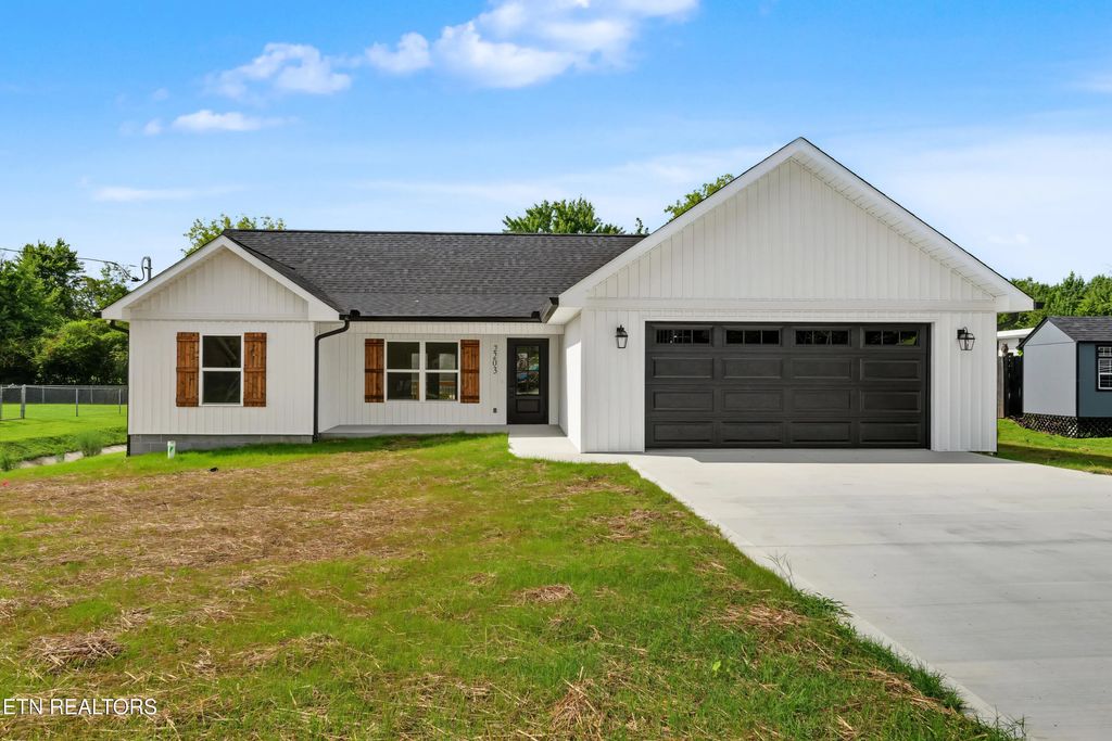 2203 Pinewood Drive, Maryville