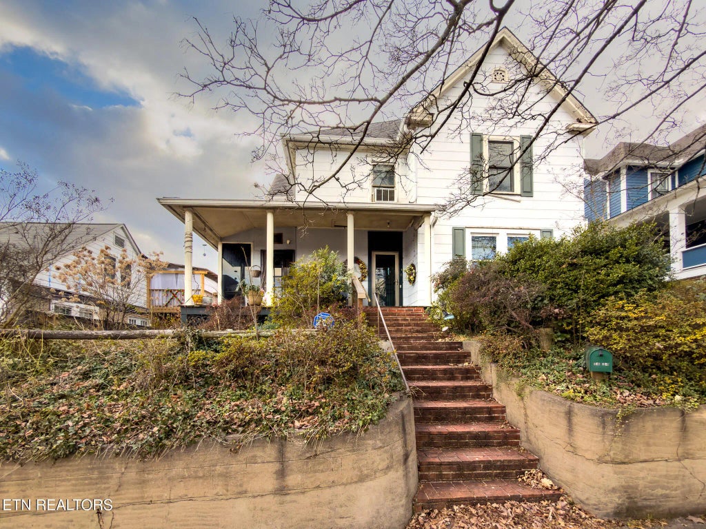 202 N B St, Lenoir City