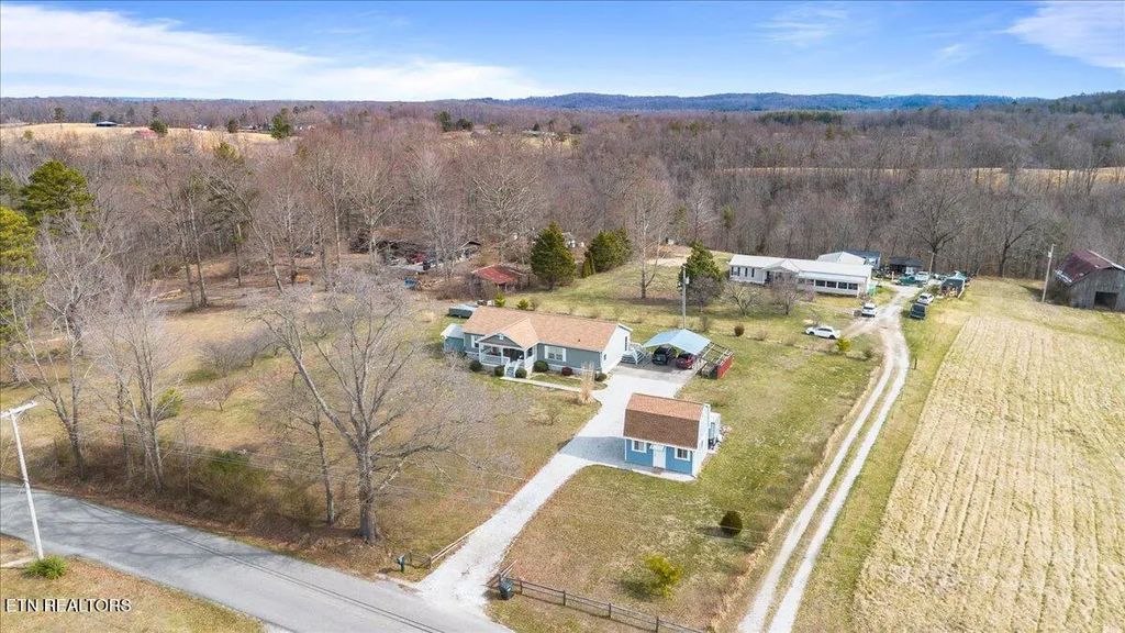 2940 Grave Hill Rd, Oneida