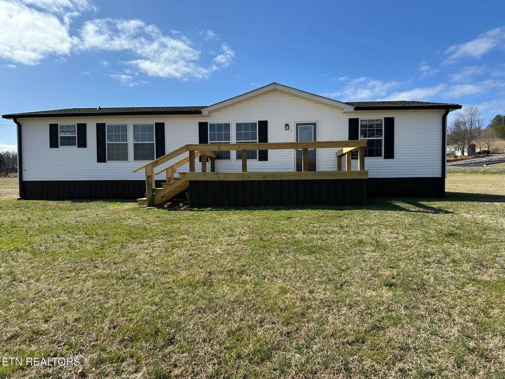 165 Tower Rd, Grandview