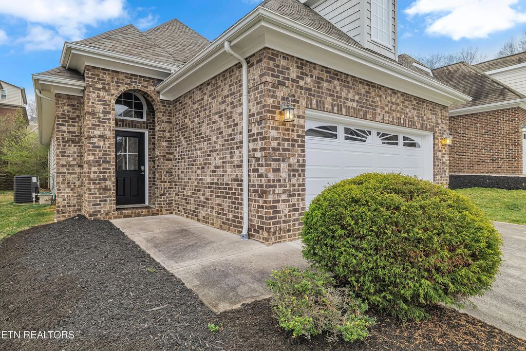 1036 Gothic Manor Way, Knoxville