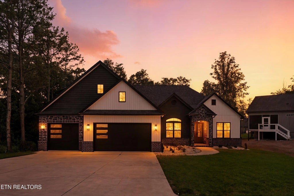 155 Elokwa Way, Loudon