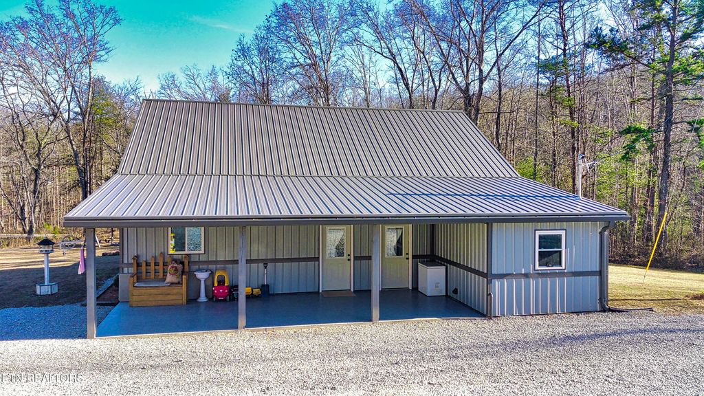 128 Knepp Rd, Deer Lodge