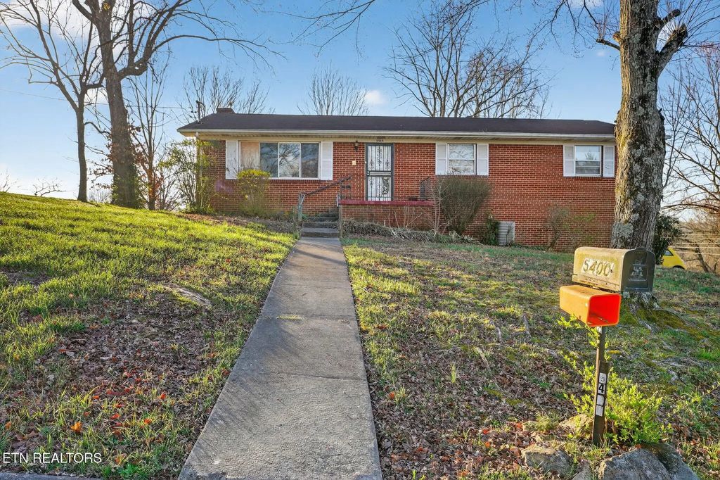 5400 Springplace Circle, Knoxville