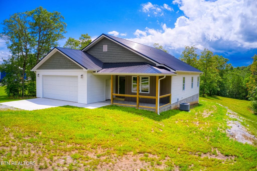 760 Rockview Rd, Jamestown