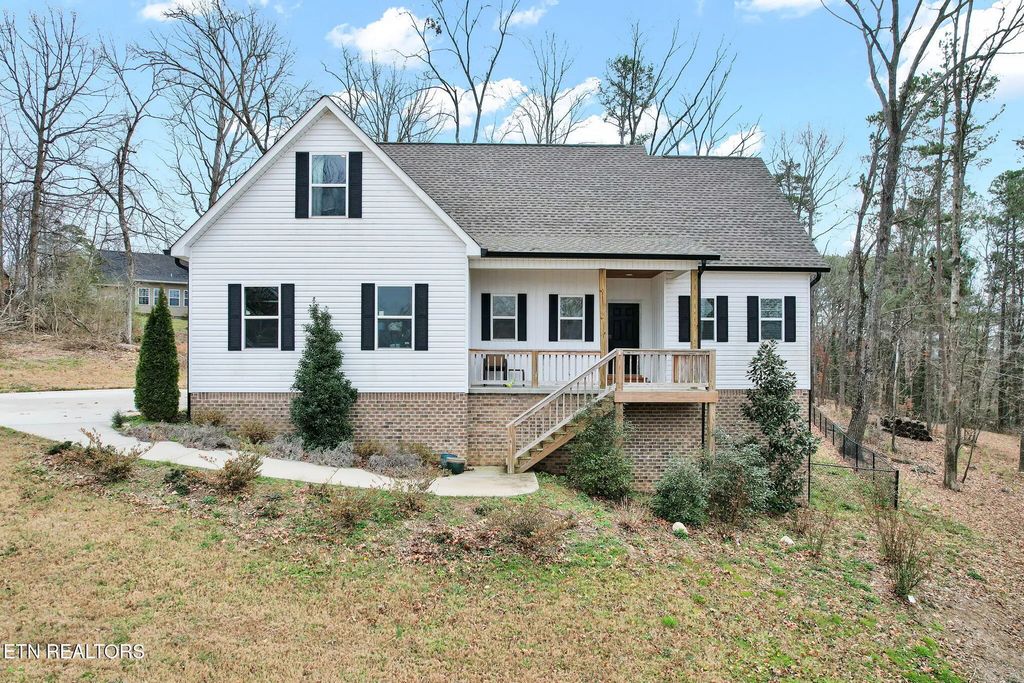 110 Ne Quail Run, Cleveland