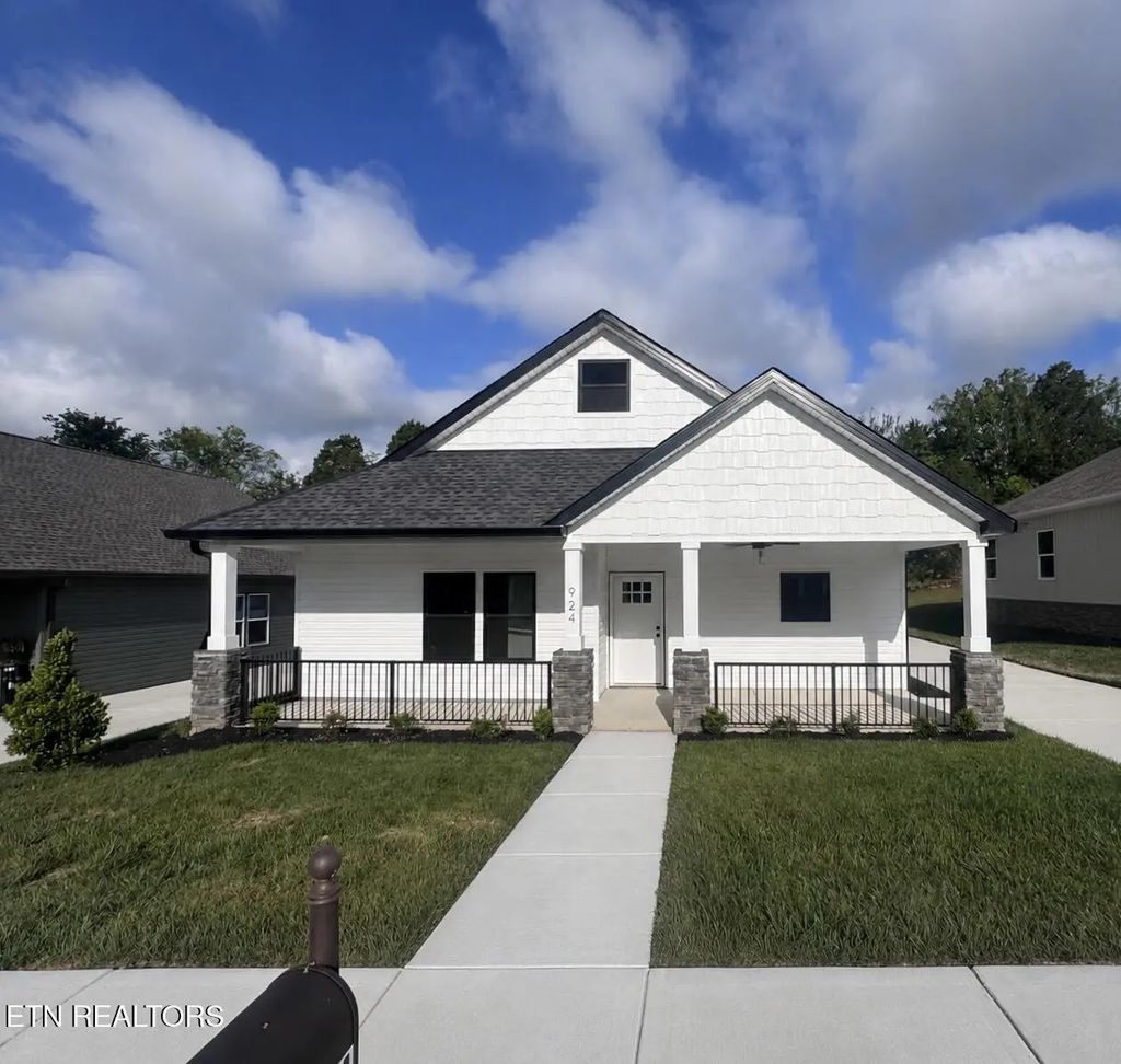 924 Stratford Avenue, Sweetwater