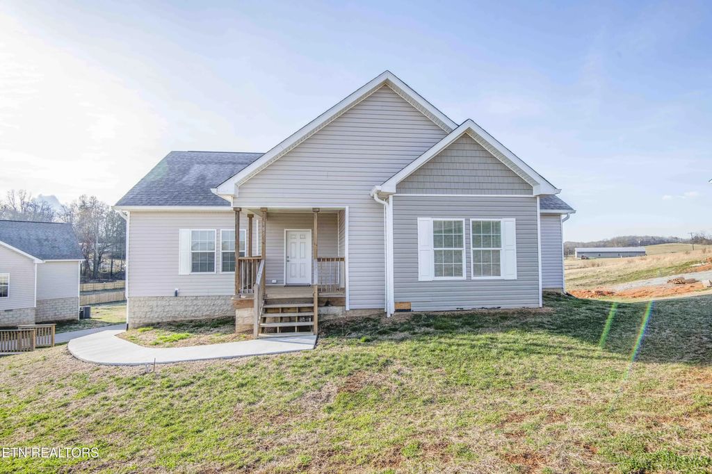 185 Waters Edge Drive, Spring City