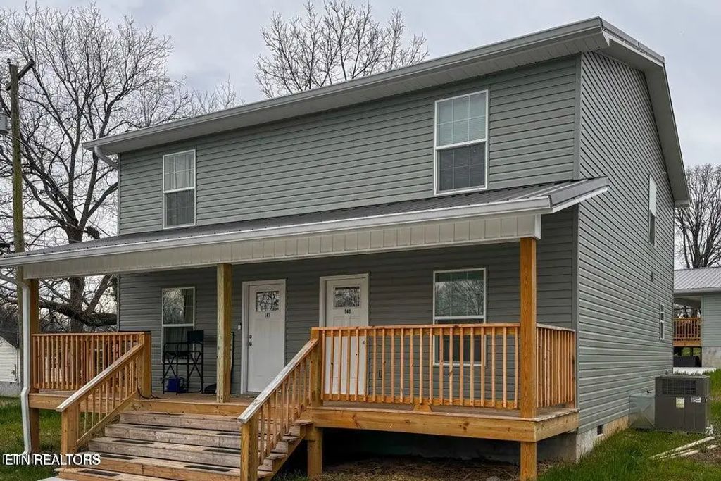 141/143 Oak Street, Athens