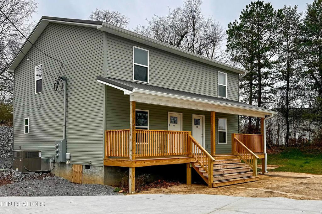 153/155 Oak Street, Athens