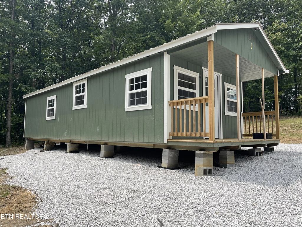1017 Deer Lodge Hwy, Deer Lodge