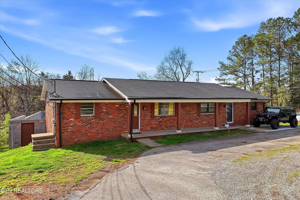 8732 Gleason Drive, Knoxville