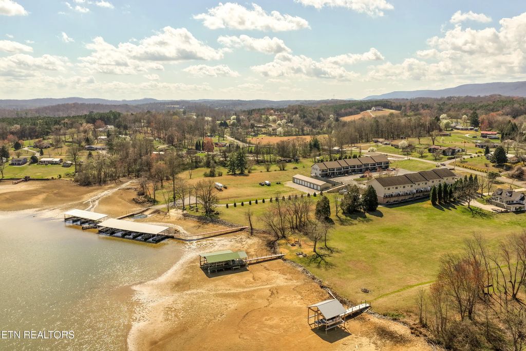 1235 New Lake Rd Unit 5, Spring City