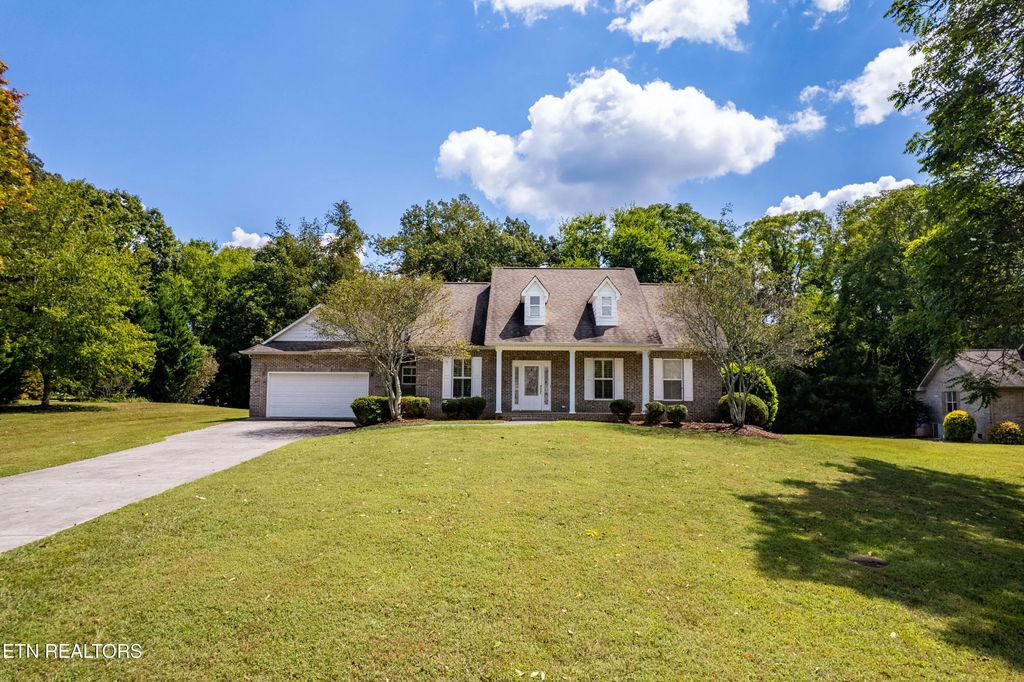 1812 Crazy Horse Drive, Maryville