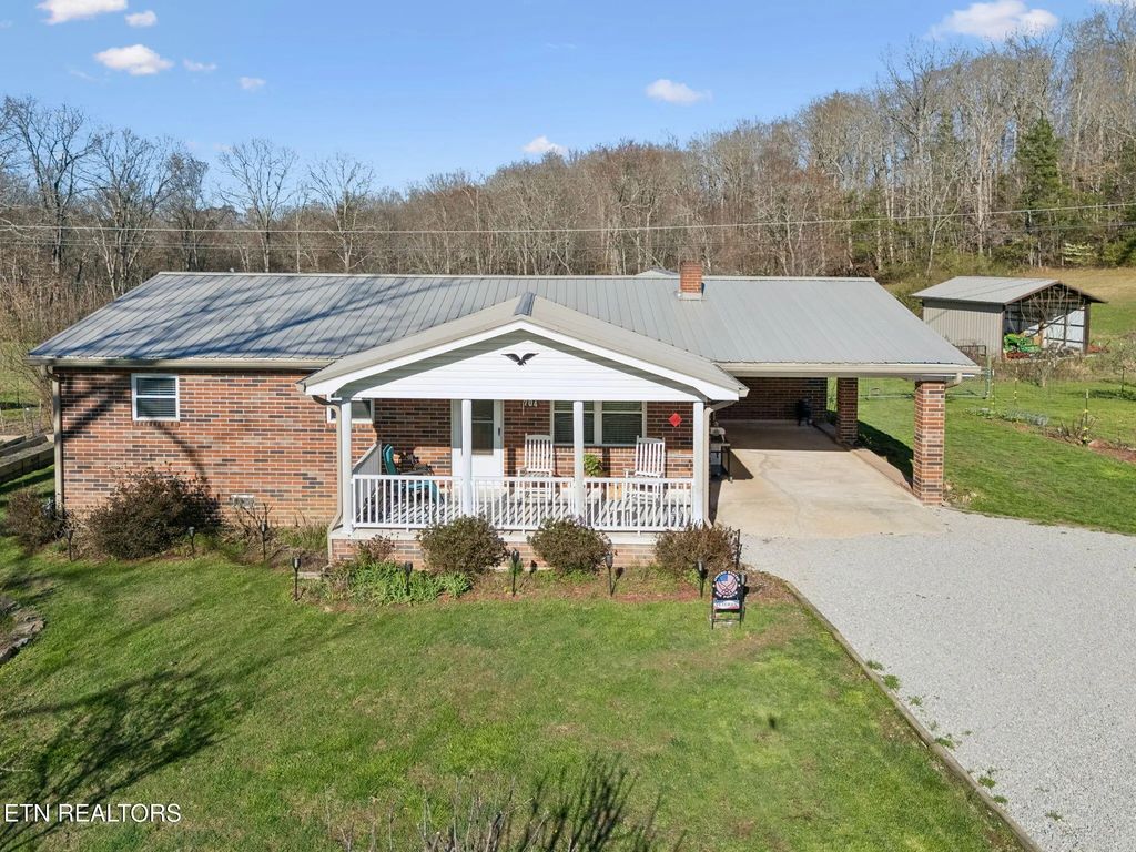 704 Pea Ridge Rd, Sunbright
