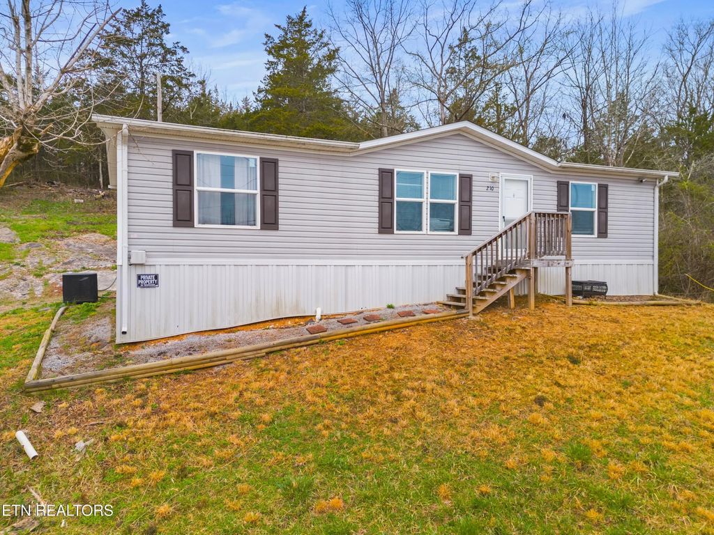 210 Blue Top Rd, Tazewell