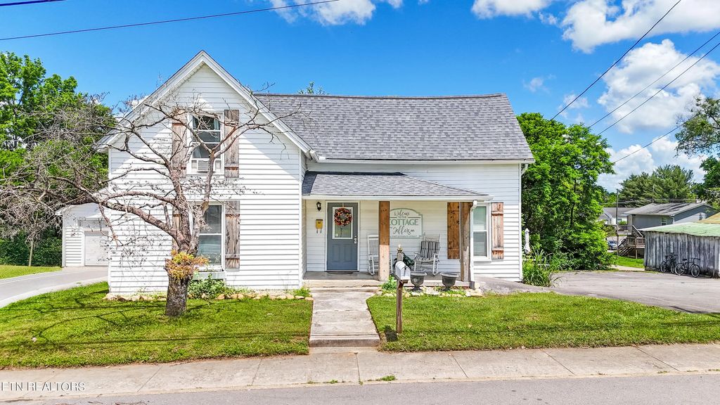 714 E Jefferson St, Jefferson City
