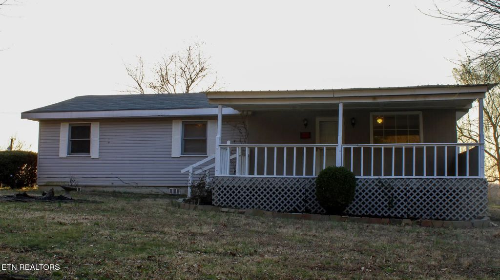 2010 Green Rd, Madisonville