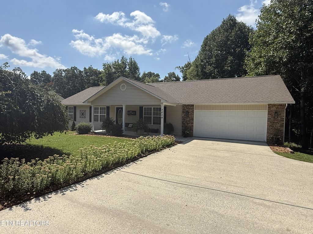 1019 Taylors Chapel Rd, Crossville