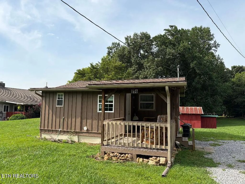 896 English Mountain Rd, Cosby