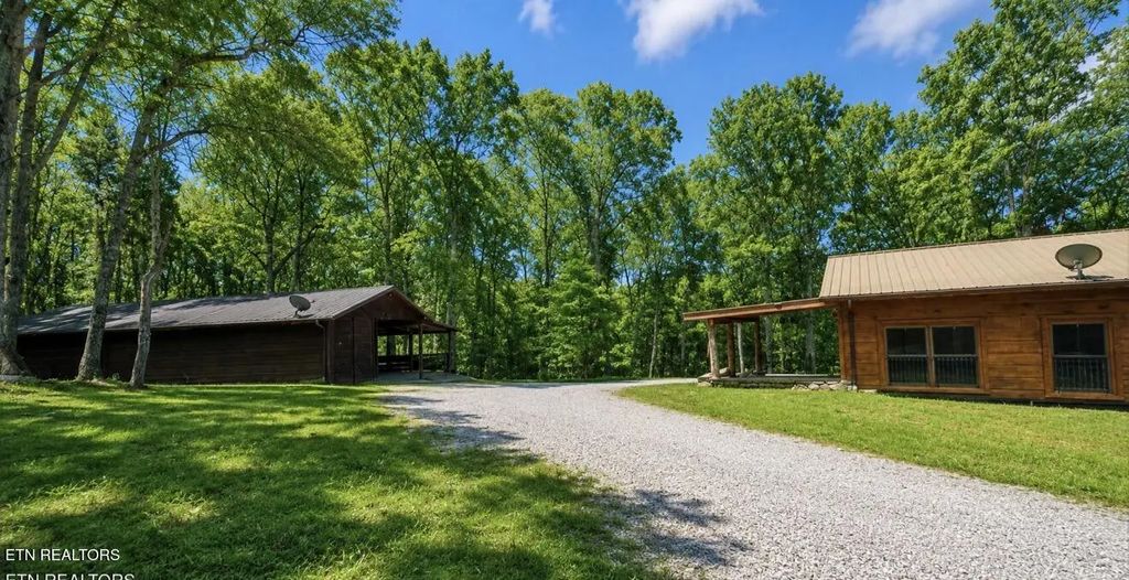495 Bear Hollow Rd, Oneida