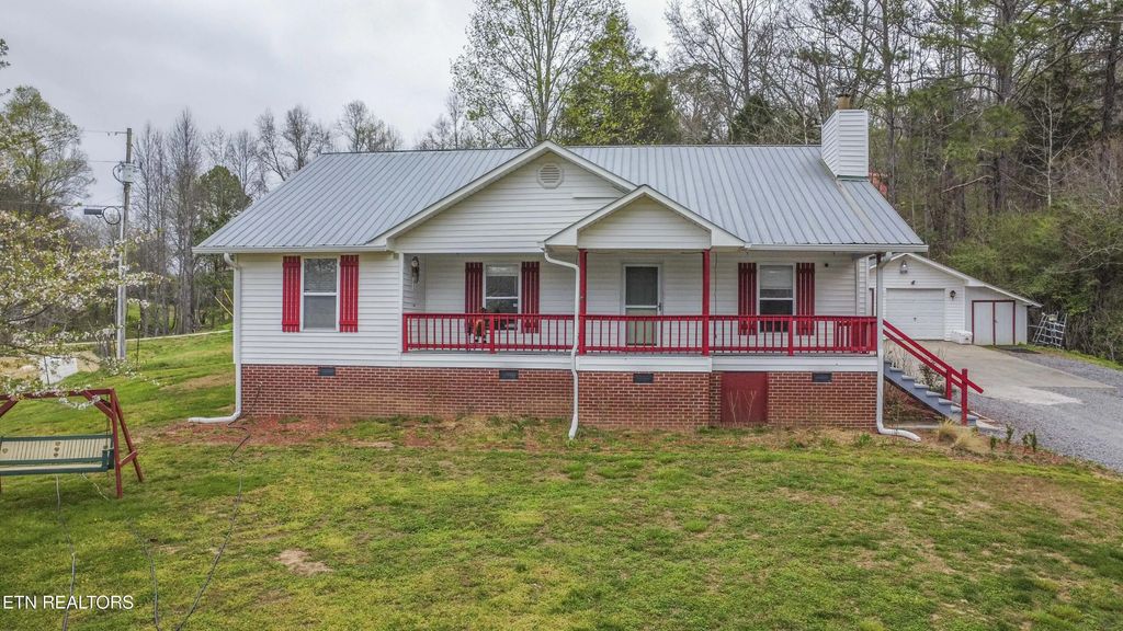 106 County Road 189, Decatur