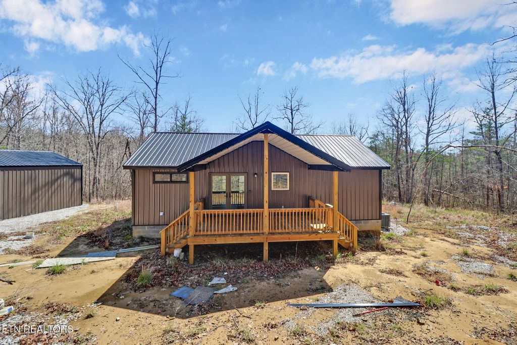 813 Bluebird Ridge Rd, Jamestown