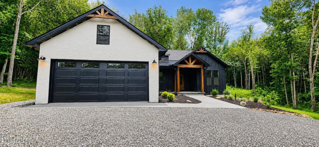 908 Evelyn Private Drive, Huntsville