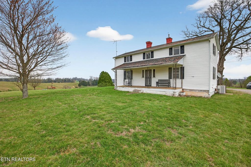 1298 S Bunker Hill Rd, Sparta