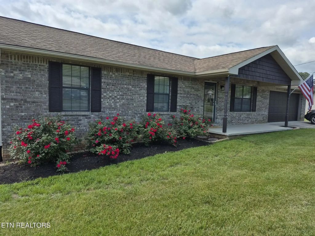 141 Cross Creek Rd, Maynardville