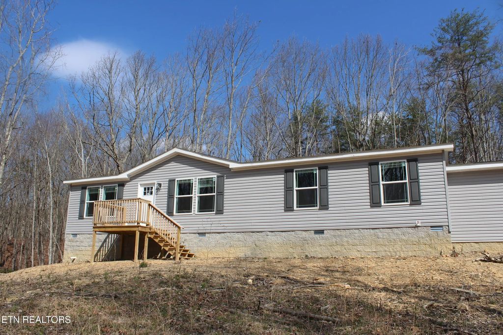 60 Longview Lane, Jamestown