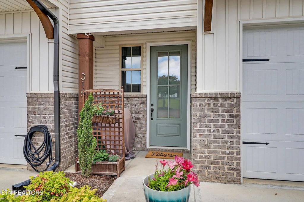 315 Harper Village Way, Lenoir City