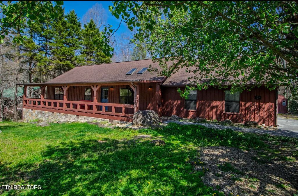 134 Laurel Tr, Cosby