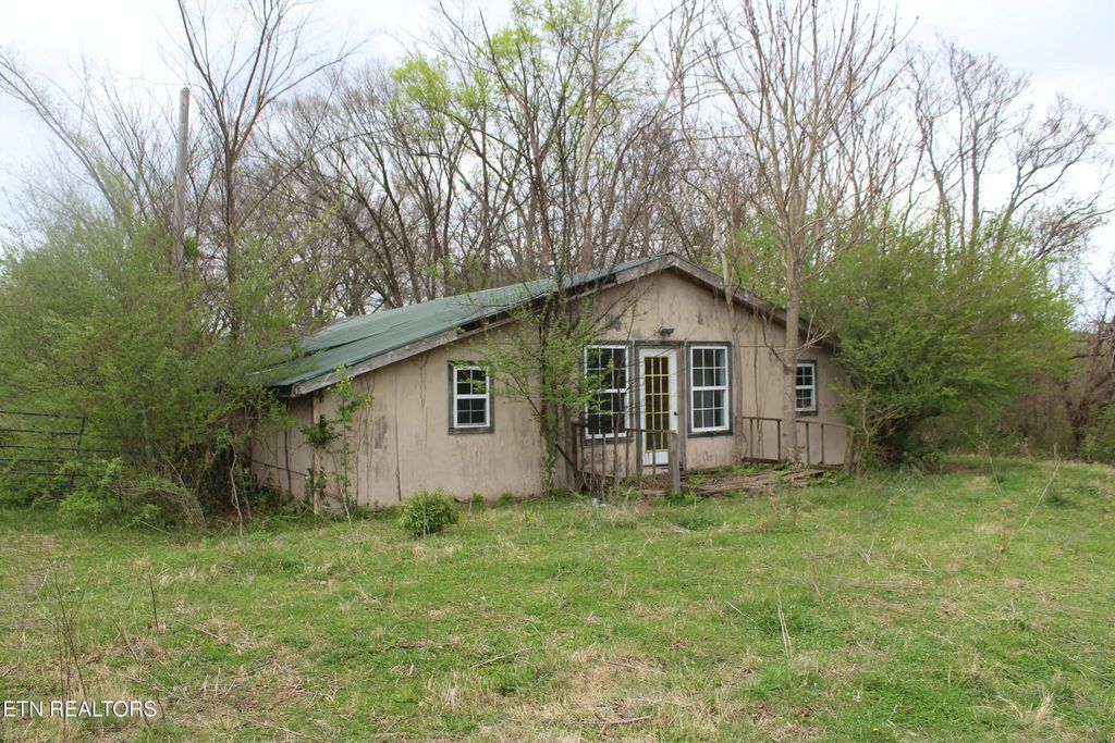 171 Gooseneck Lane, Jamestown
