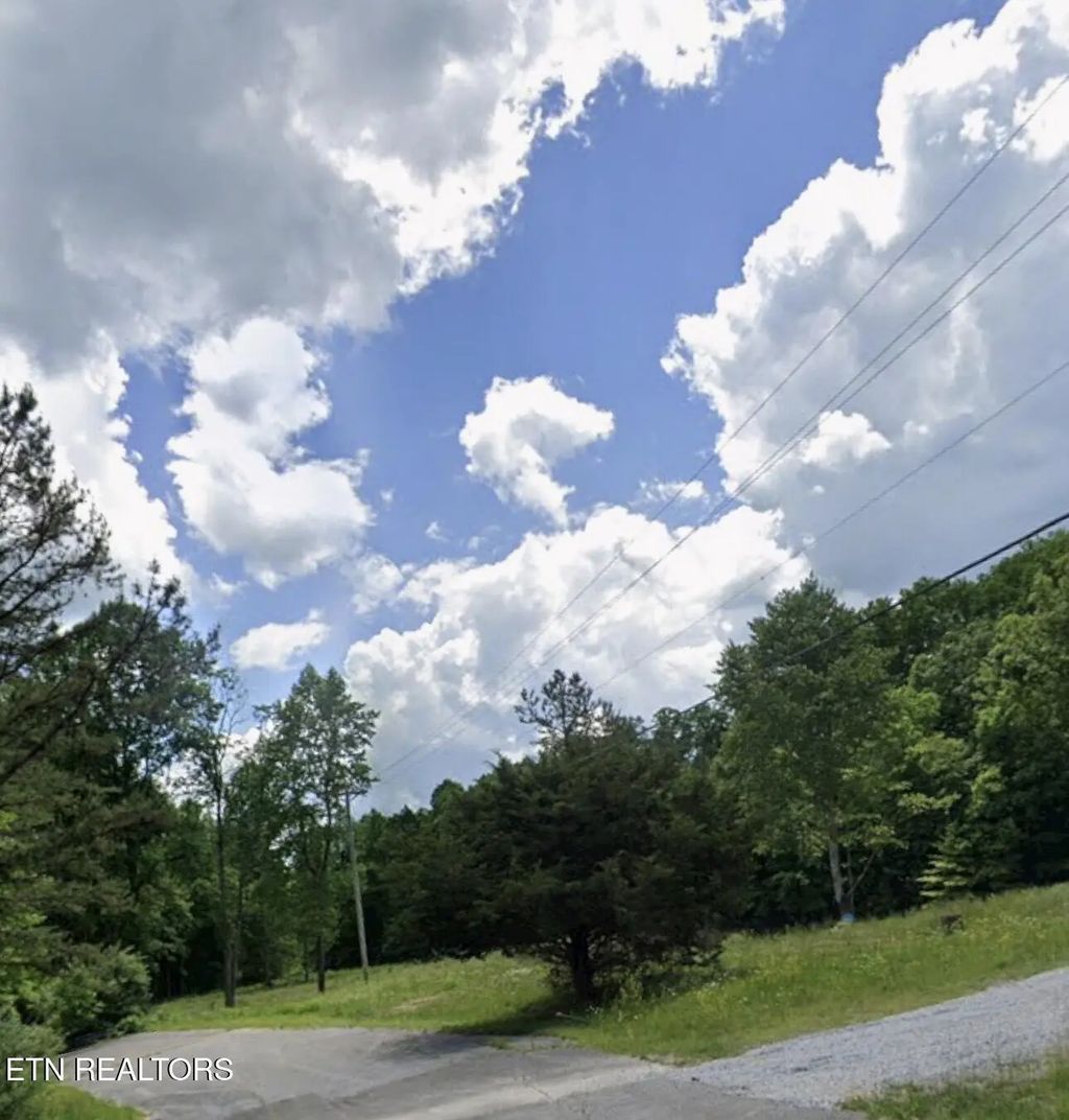140 Old Hwy 27, Sunbright
