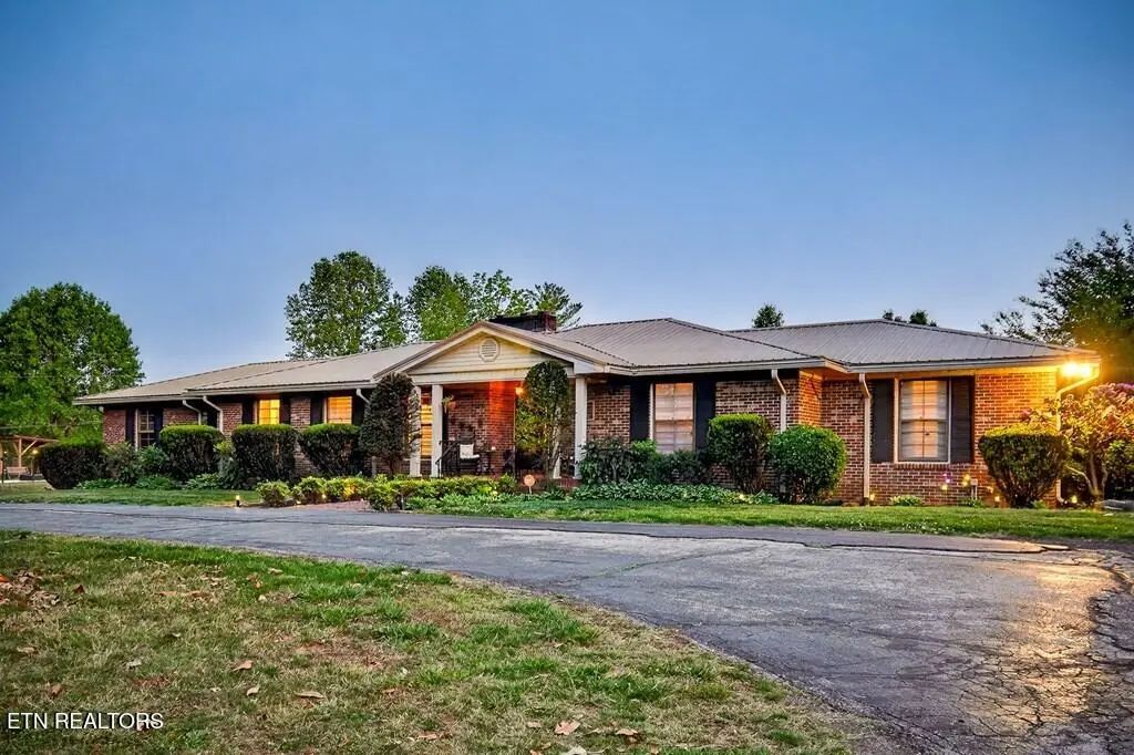 843 W Bockman Way, Sparta