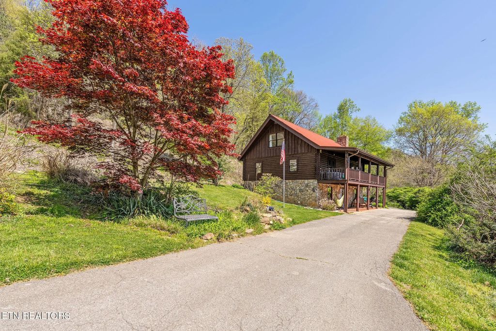 342 Big Springs Lane, Jacksboro