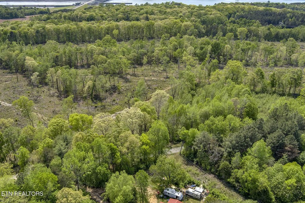 645 Oak Grove Rd, Decatur