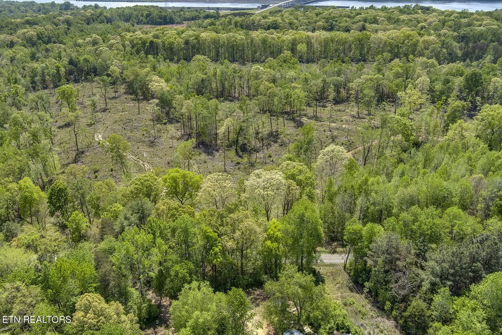 567 Oak Grove Rd, Decatur