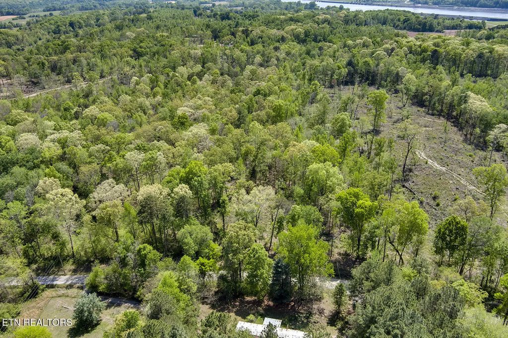 537 Oak Grove Rd, Decatur
